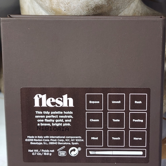Flesh fleshcolor eye shadow palette NEW - Picture 3 of 7